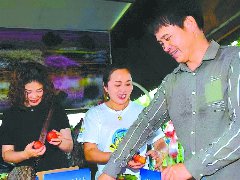 蟠桃甜 乡亲们的日子更甜